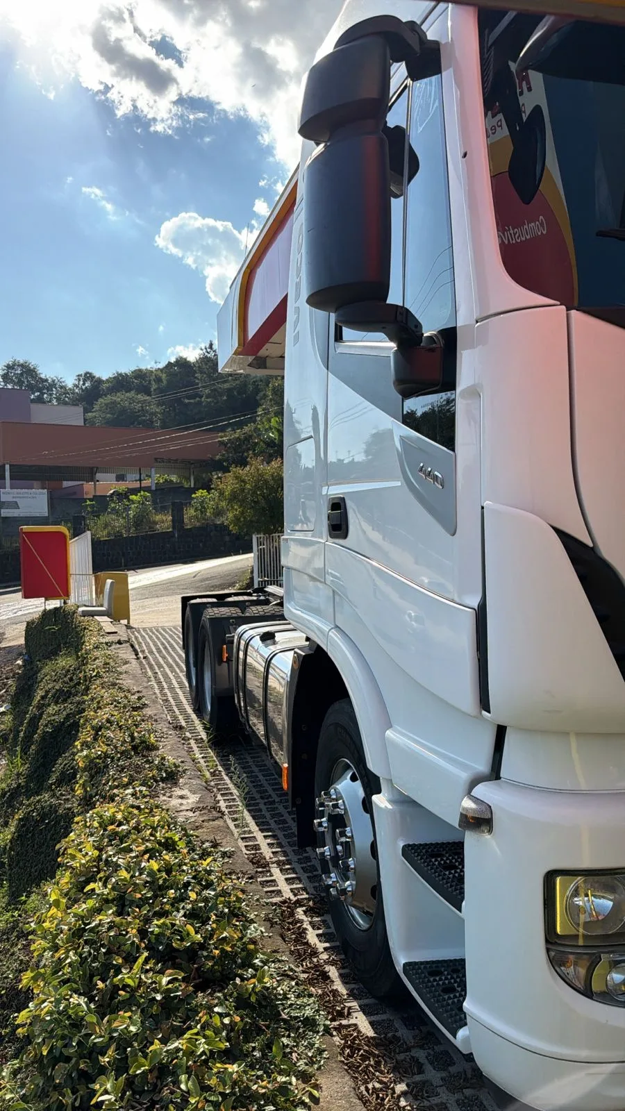 Iveco Hi Way 6x2 miniatura 2