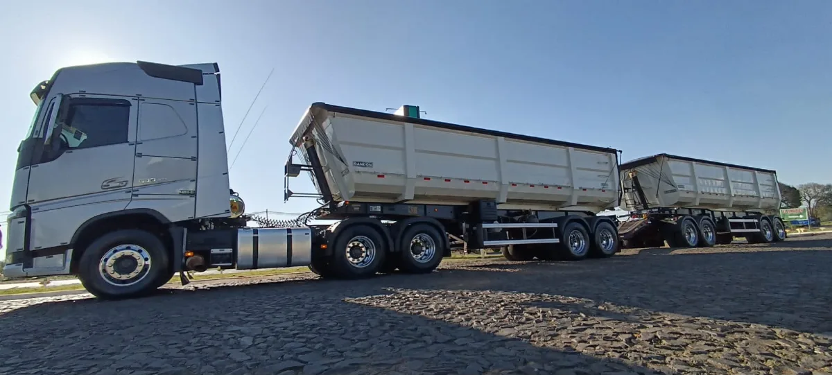Volvo FH 540 + Randon Rodocaçamba miniatura 3