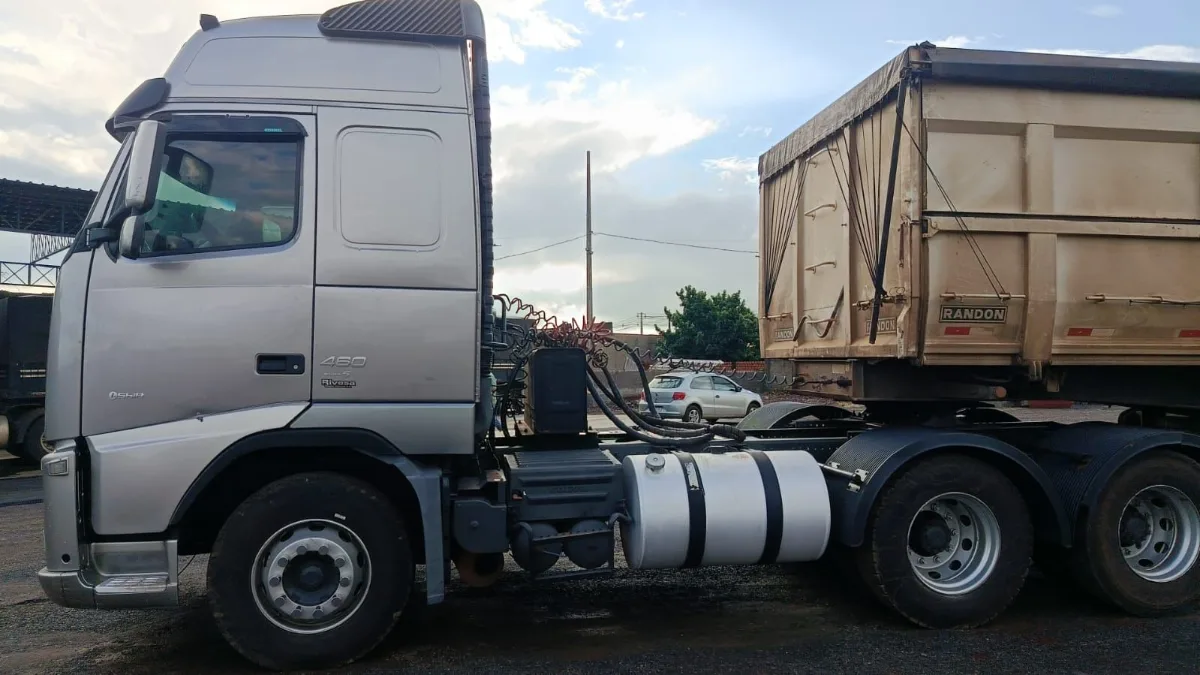 Volvo FH 460 6x4 miniatura 4