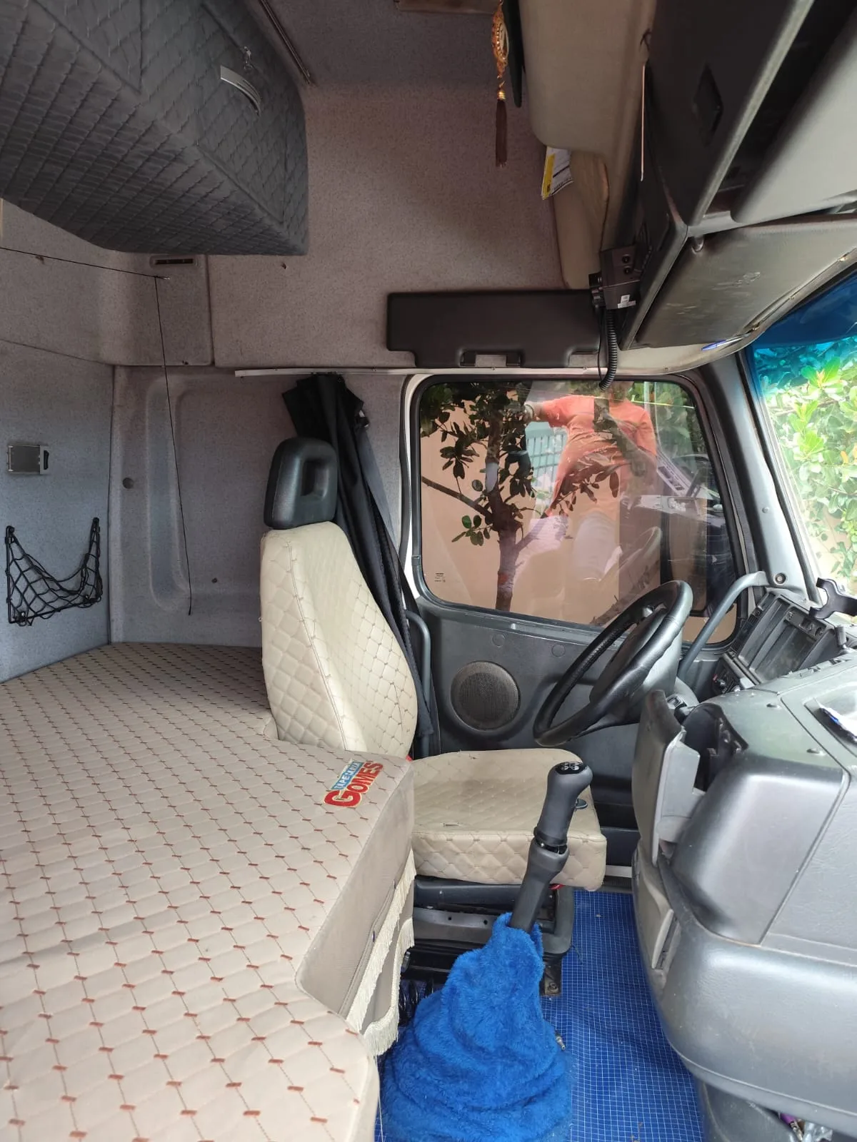 Volvo NH miniatura 11
