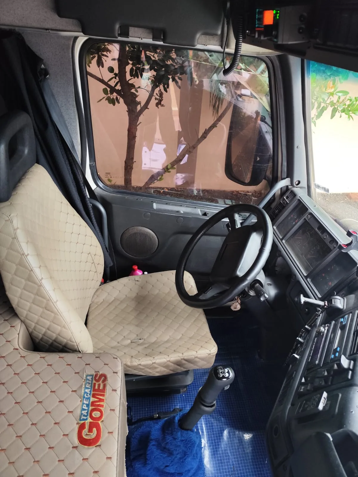 Volvo NH miniatura 6