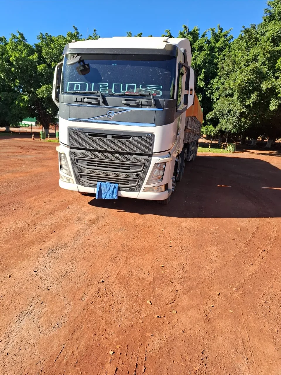 Volvo FH 460 6x2 + Guerra Graneleiro miniatura 2