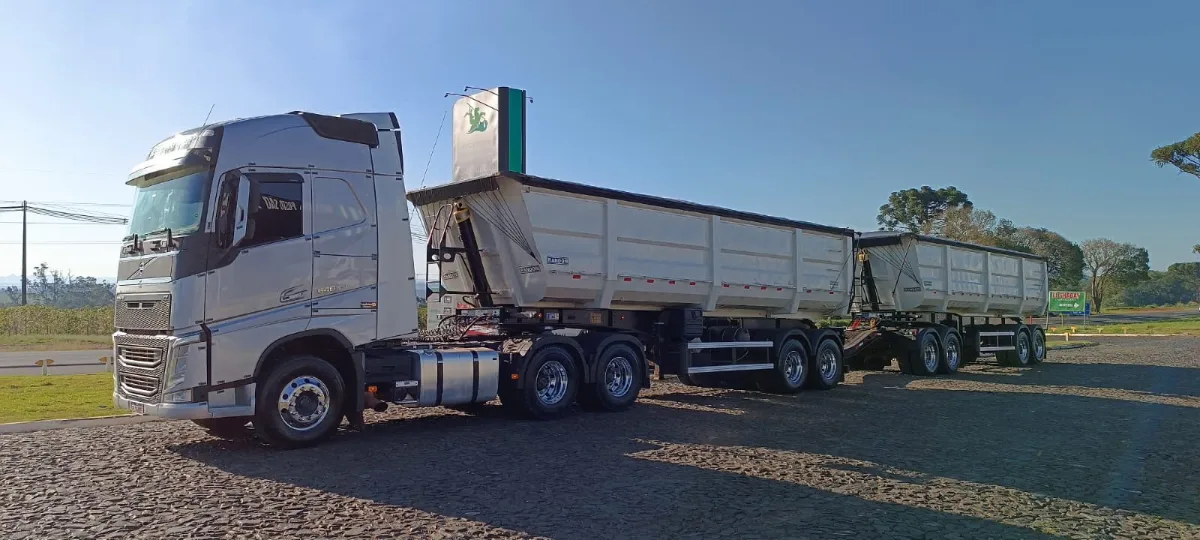 Volvo FH 540 + Randon Rodocaçamba miniatura 6