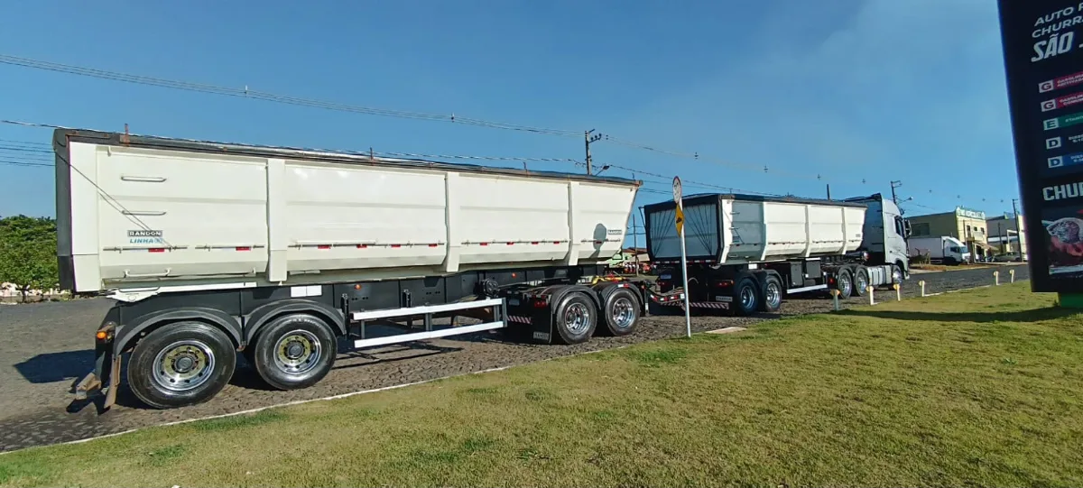Volvo FH 540 + Randon Rodocaçamba miniatura 2