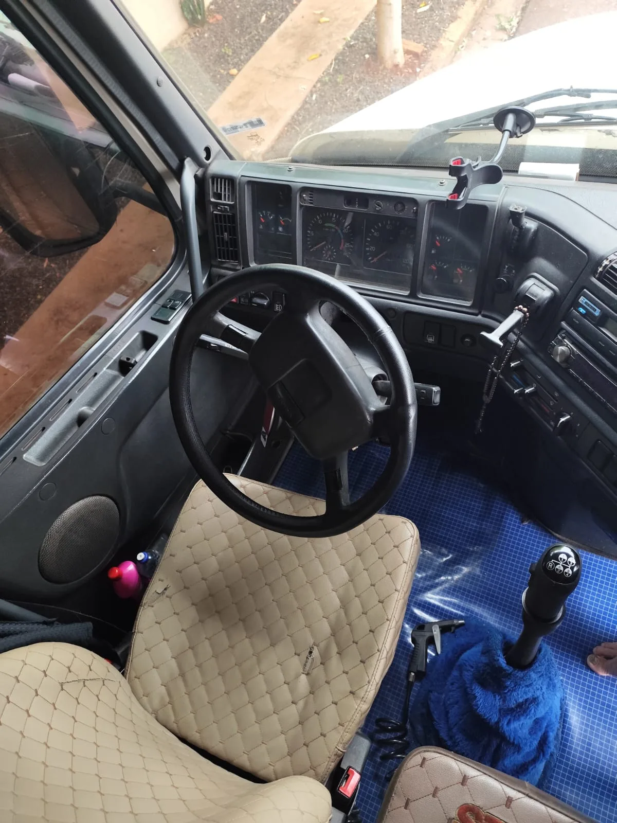 Volvo NH miniatura 7